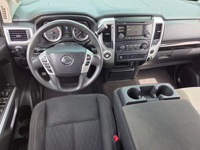 2017 Nissan Titan SV