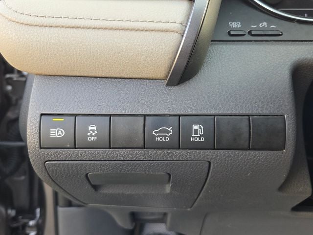 2020 Toyota Camry Hybrid LE