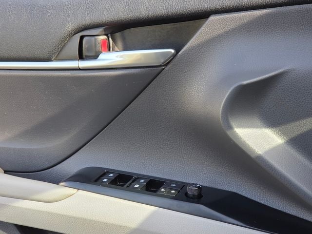 2020 Toyota Camry Hybrid LE