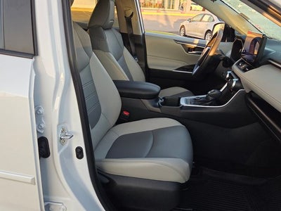 2025 Toyota RAV4 Hybrid XLE Premium