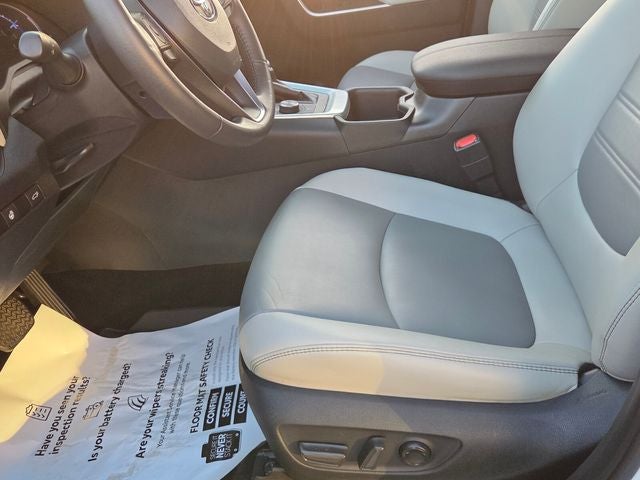 2025 Toyota RAV4 Hybrid XLE Premium