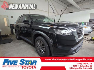 2025 Nissan Pathfinder SV