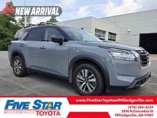 2024 Nissan Pathfinder SL