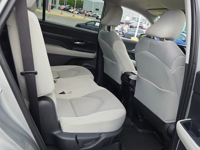 2025 Toyota Grand Highlander LE