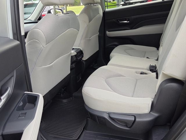 2025 Toyota Grand Highlander LE