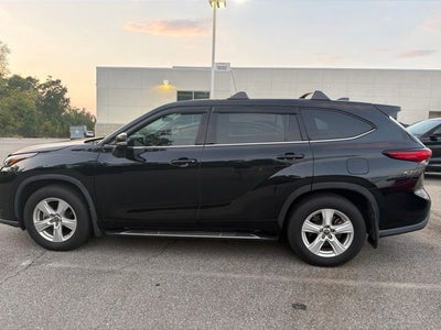 2022 Toyota Highlander LE