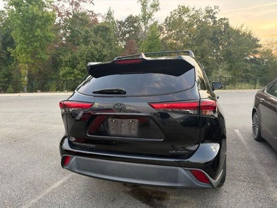 2022 Toyota Highlander LE