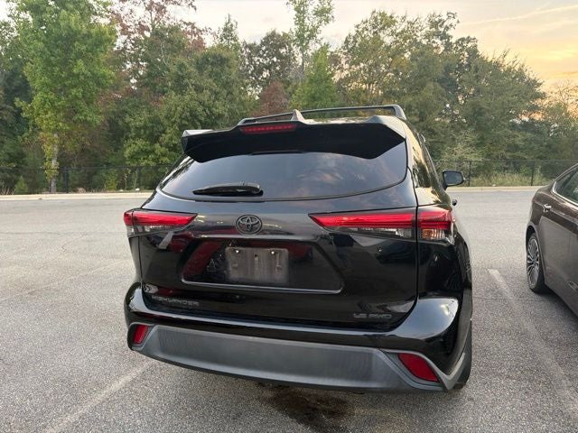 2022 Toyota Highlander LE