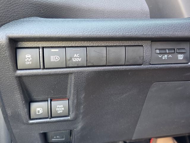 2022 Toyota Sienna XSE 7 Passenger