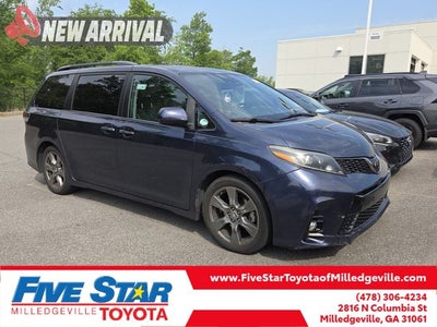 2018 Toyota Sienna SE Premium 8 Passenger