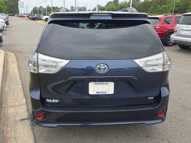2018 Toyota Sienna SE Premium 8 Passenger