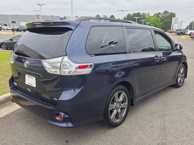 2018 Toyota Sienna SE Premium 8 Passenger