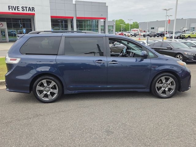 2018 Toyota Sienna SE Premium 8 Passenger