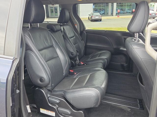 2018 Toyota Sienna SE Premium 8 Passenger