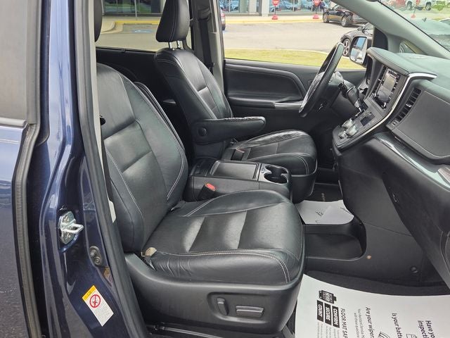2018 Toyota Sienna SE Premium 8 Passenger