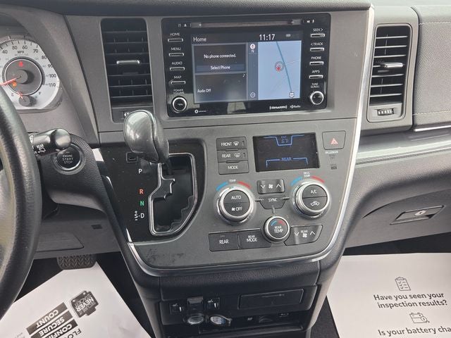 2018 Toyota Sienna SE Premium 8 Passenger