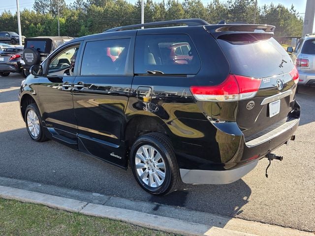 2014 Toyota Sienna Limited HANDICAP MOBILITY RAMP