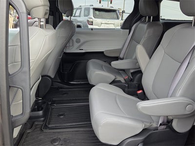 2025 Toyota Sienna XLE