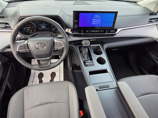 2025 Toyota Sienna XLE