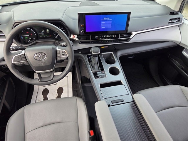 2025 Toyota Sienna XLE