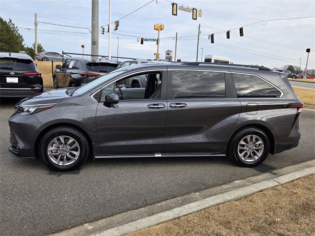2025 Toyota Sienna XLE