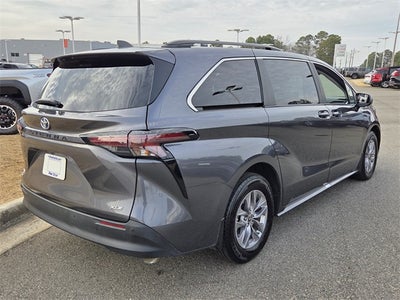2025 Toyota Sienna XLE