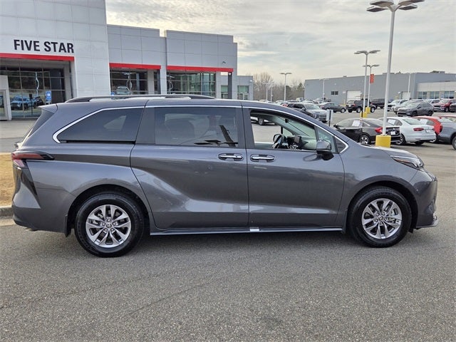 2025 Toyota Sienna XLE