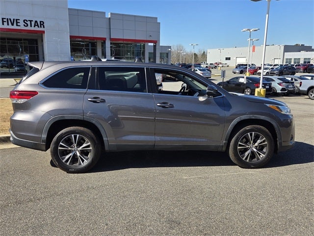 2019 Toyota Highlander LE