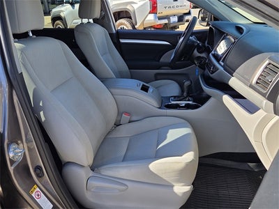 2019 Toyota Highlander LE