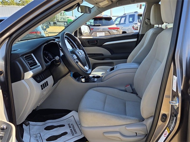 2019 Toyota Highlander LE