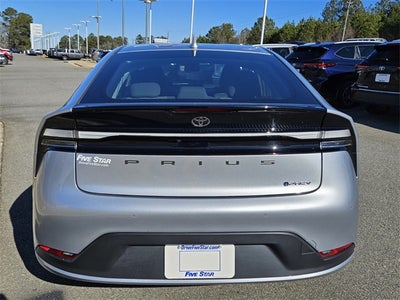 2025 Toyota Prius Plug-In Hybrid SE