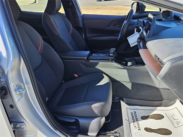 2025 Toyota Prius Plug-In Hybrid SE