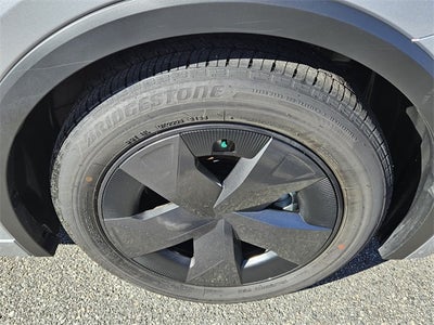 2025 Toyota Prius Plug-In Hybrid SE