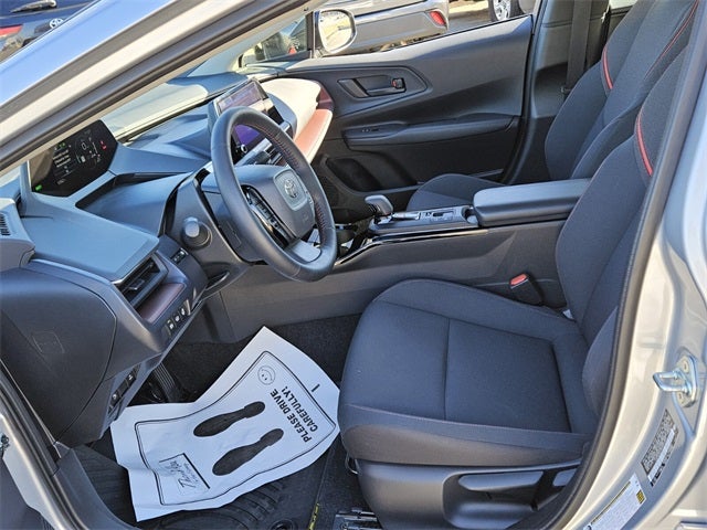 2025 Toyota Prius Plug-In Hybrid SE