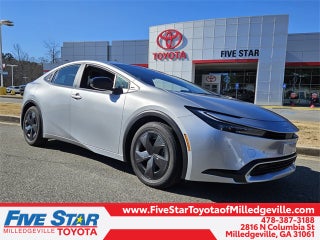 2025 Toyota Prius Plug-In Hybrid SE