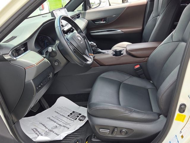 2022 Toyota Venza XLE