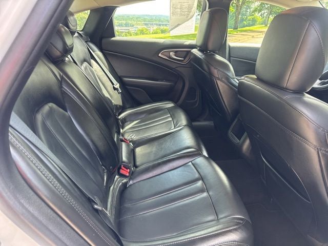 2017 Chrysler 200 Limited
