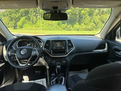 2016 Jeep Cherokee Sport
