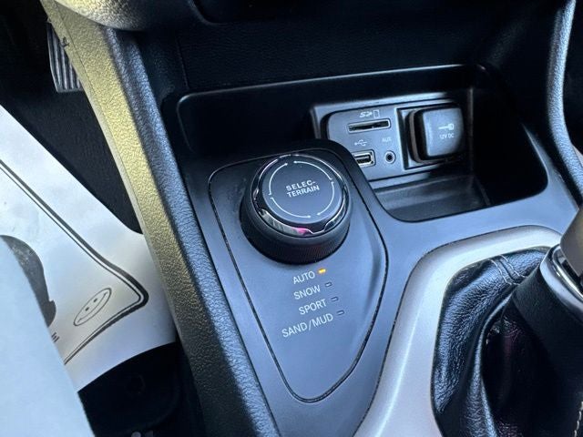 2016 Jeep Cherokee Sport