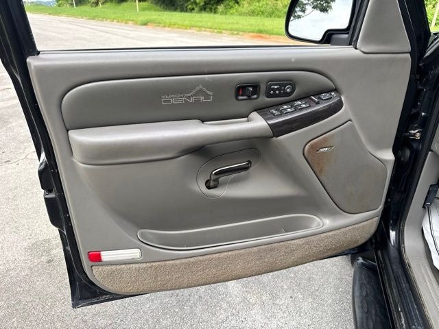 2002 GMC Yukon XL Denali