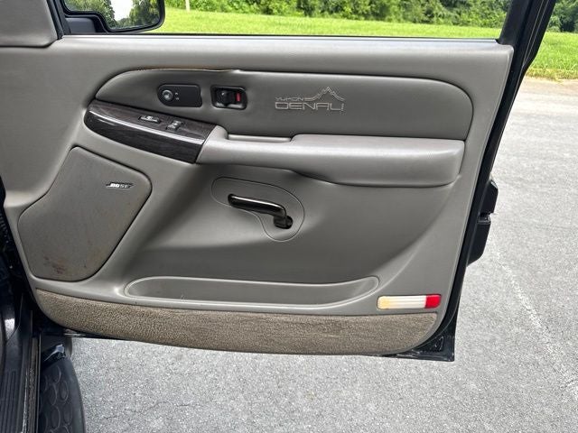 2002 GMC Yukon XL Denali