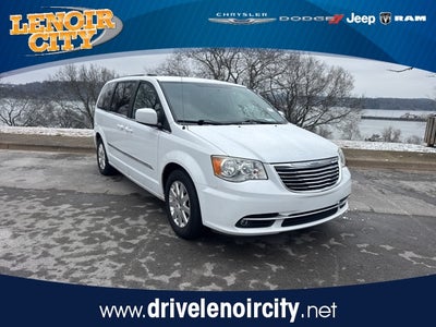 2016 Chrysler Town & Country Touring