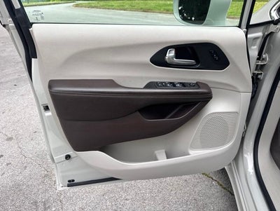 2021 Chrysler Pacifica Touring L
