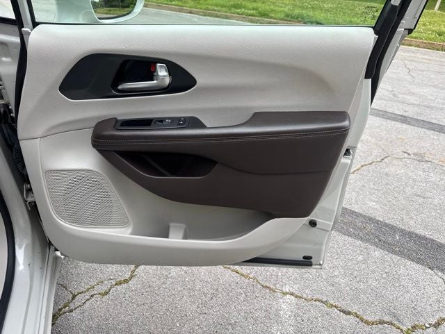 2021 Chrysler Pacifica Touring L