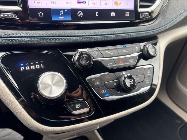 2021 Chrysler Pacifica Touring