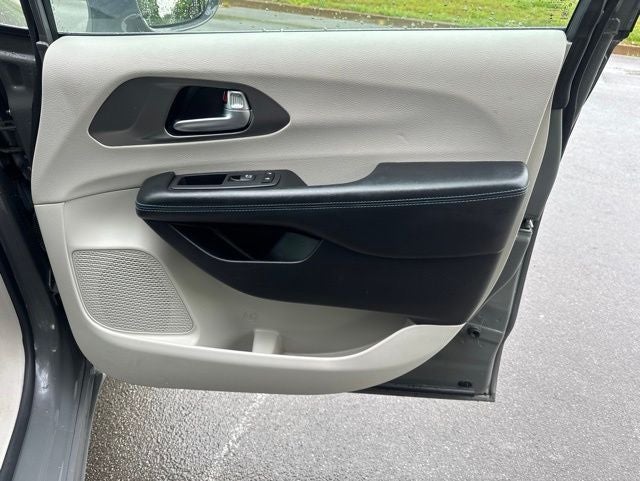 2021 Chrysler Pacifica Touring