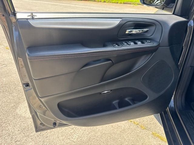 2016 Dodge Grand Caravan R/T