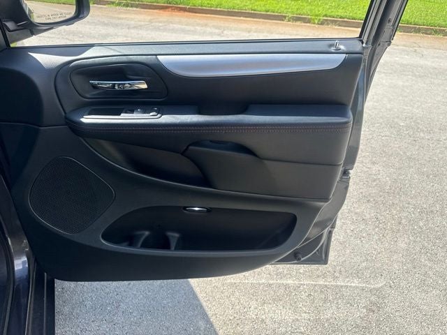 2016 Dodge Grand Caravan R/T