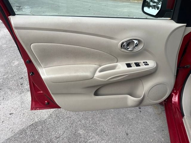 2014 Nissan Versa 1.6 SV