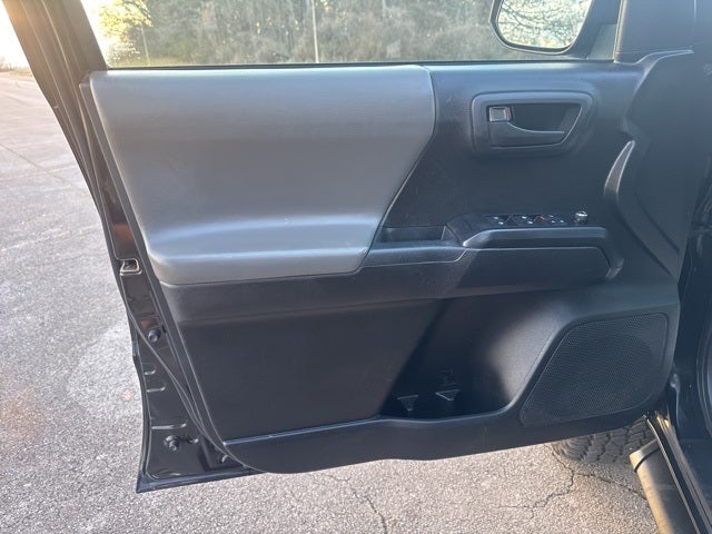 2017 Toyota Tacoma SR V6